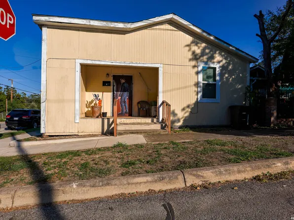220 N PINTO ST, San Antonio, TX 78207