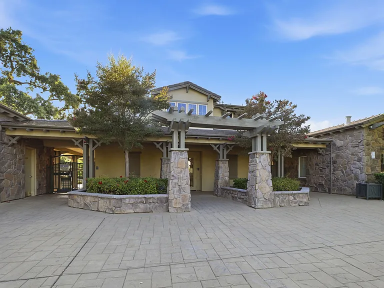 425 Regatta Ln #103-00 — Photo 27