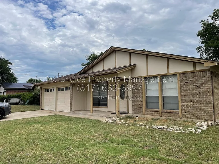 6620 Lyndale Dr — Photo 1