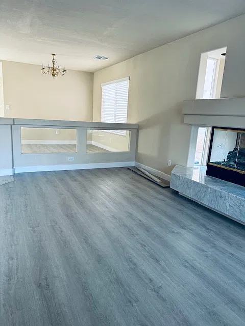 4 bed, 2.5 bath, 2730 sqft, $2,400 — Photo 2