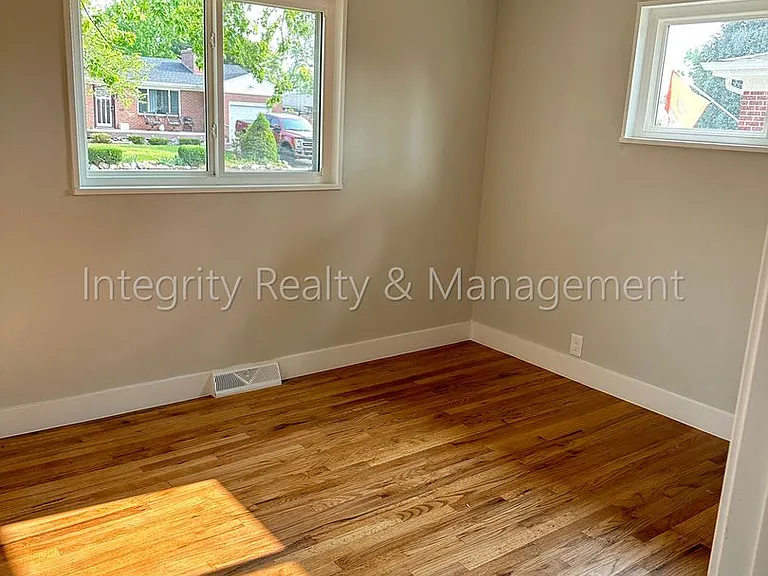 3092 W Layton Ave — Photo 14