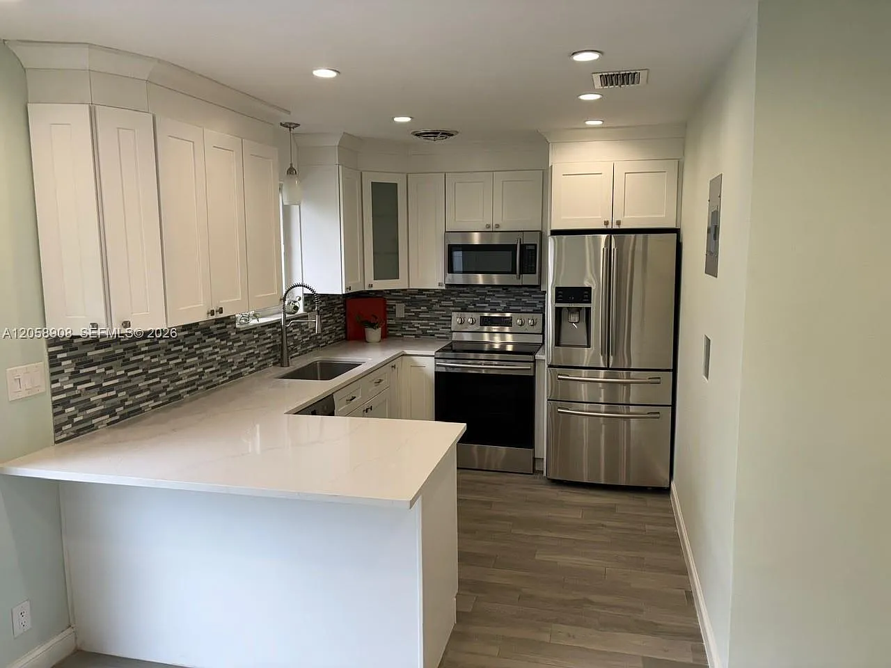 Gardner Villas — Photo 3