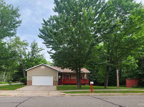1630 Center St, Marquette, MI 49855
