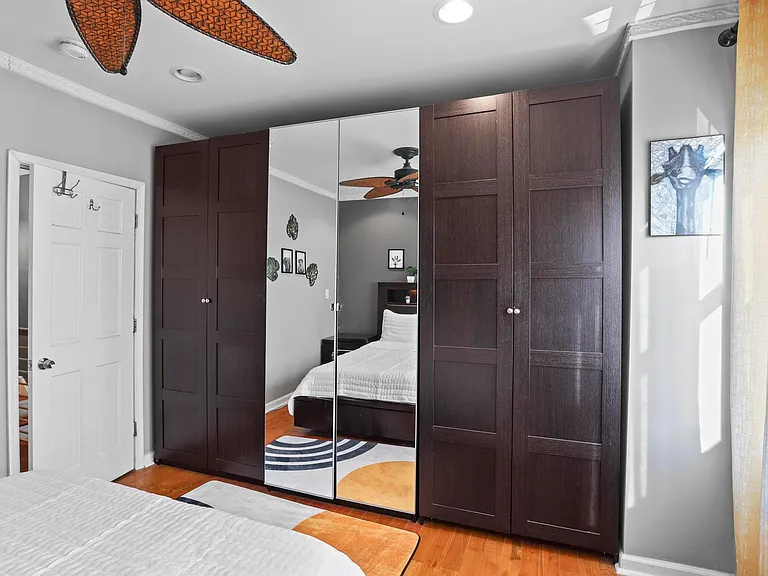 3346 Livingston St — Photo 18