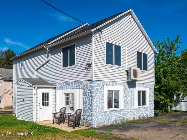 77-79 Fallbrook St, Carbondale, PA 18407