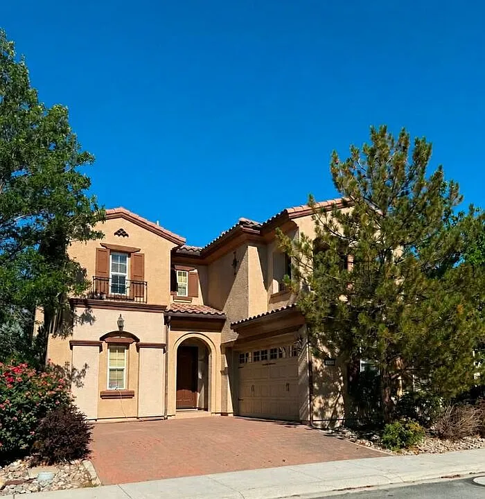10850 Serratina Dr