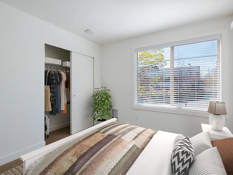 3200 E Union St — Photo 47