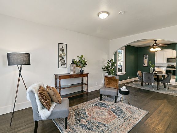 4th image of 143 N Rainier Ave