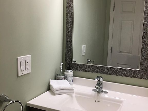 5th image of 2632 N Ashland Ave #1