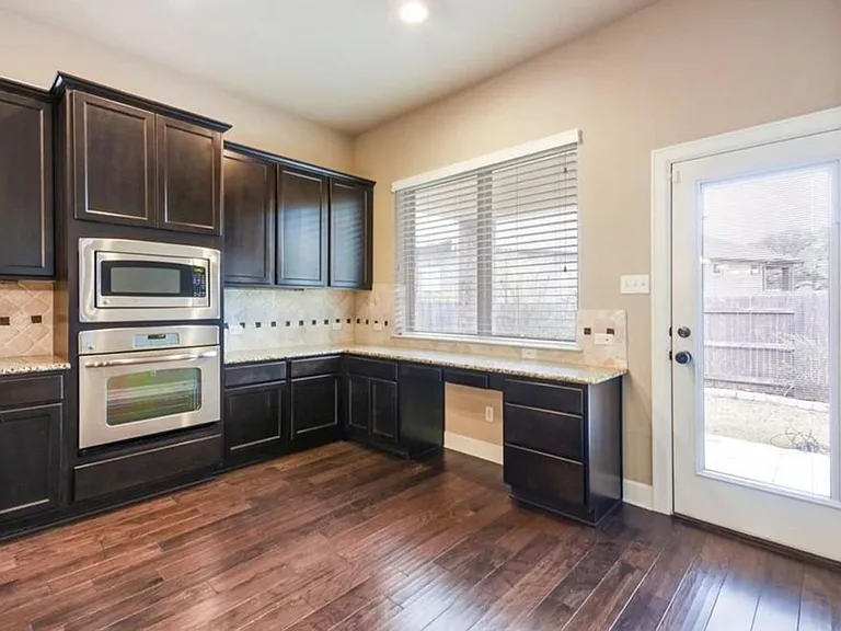213 Simmons Dr — Photo 14
