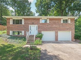 2183 Meadowview Dr, Parkersburg, WV 26104