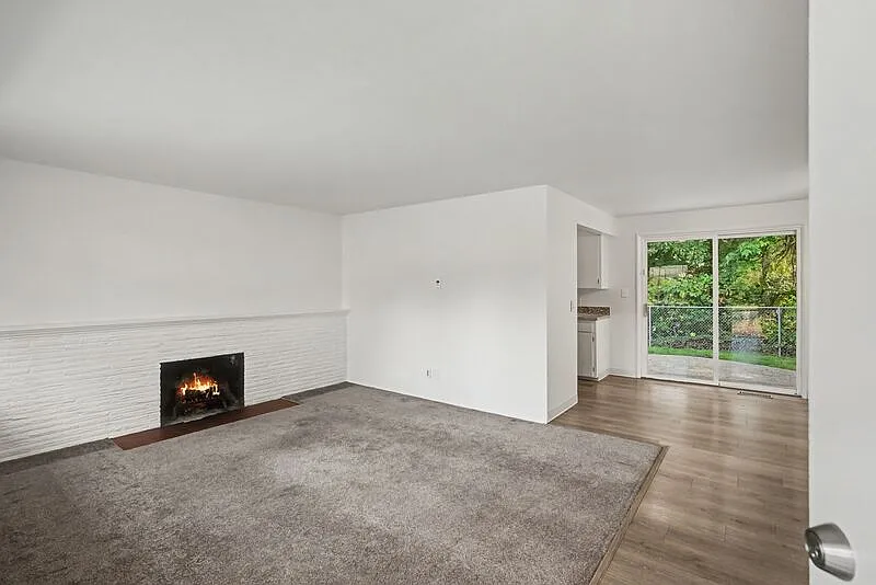 3 bed, 2.0 bath, 1500 sqft, $3,475 — Photo 3