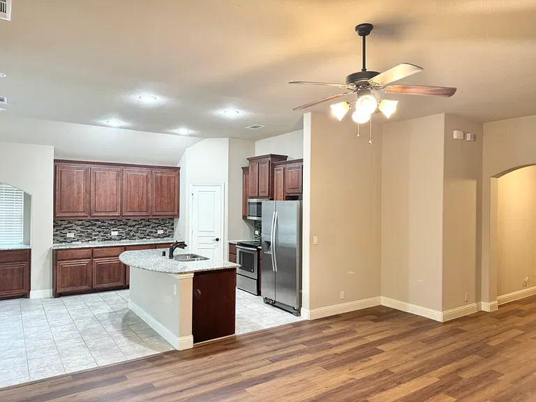 6308 Ashford Trl — Photo 4