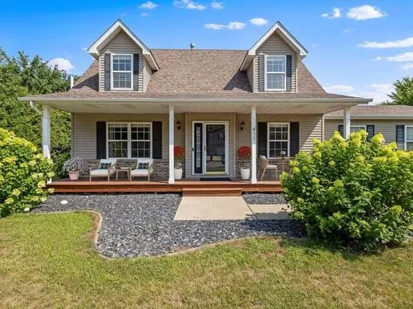411 E Ross Ave, Kouts, IN 46347