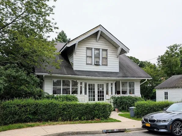 31 Cleveland Pl, Staten Island, NY 10305