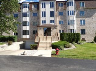 3640 186th St APT 402, Lansing, IL 60438