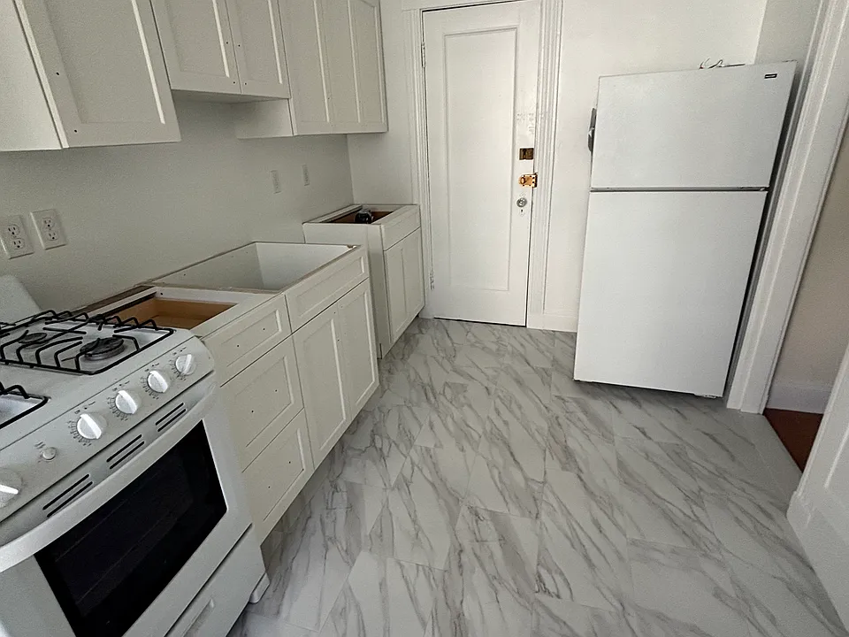 15 Colliston Rd #10