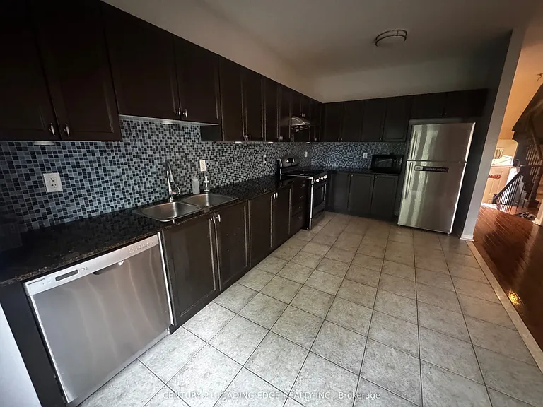 13 Prince William Dr #UPPER — Photo 9