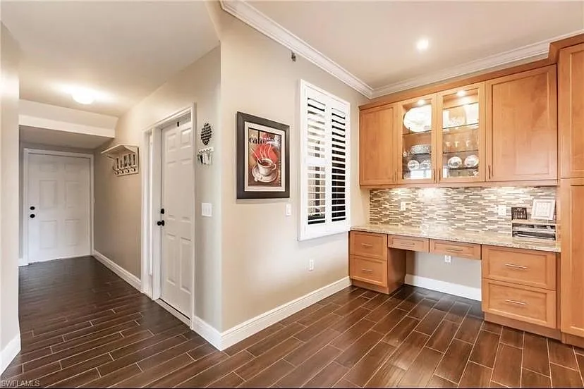 430 Robin Hood Cir — Photo 3