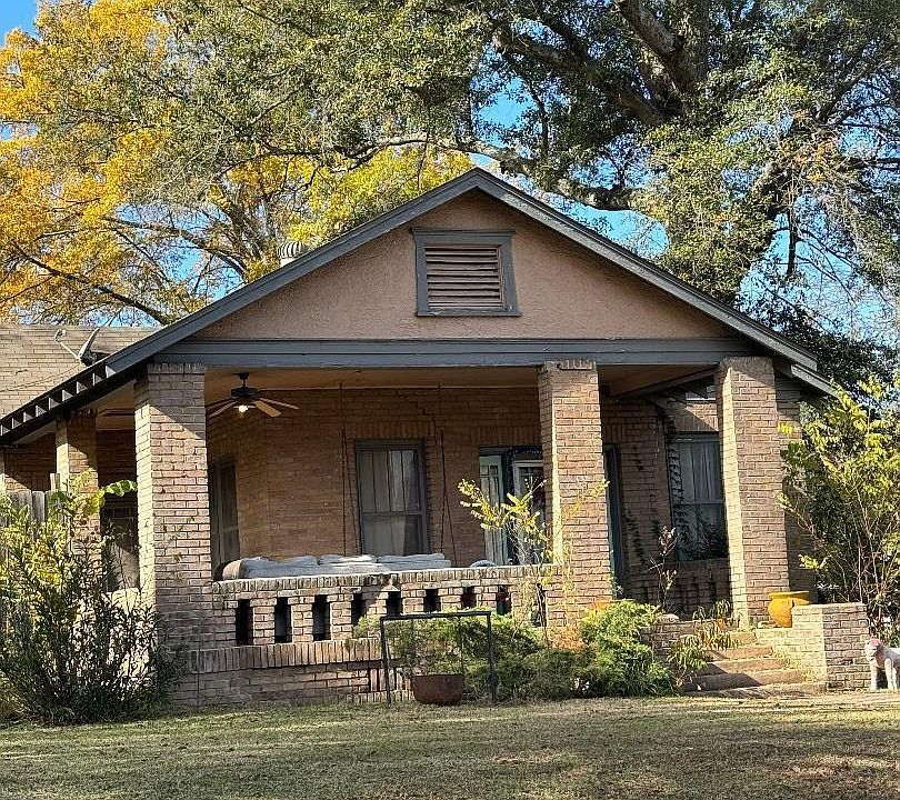 2nd image of 1221 Garland Ave