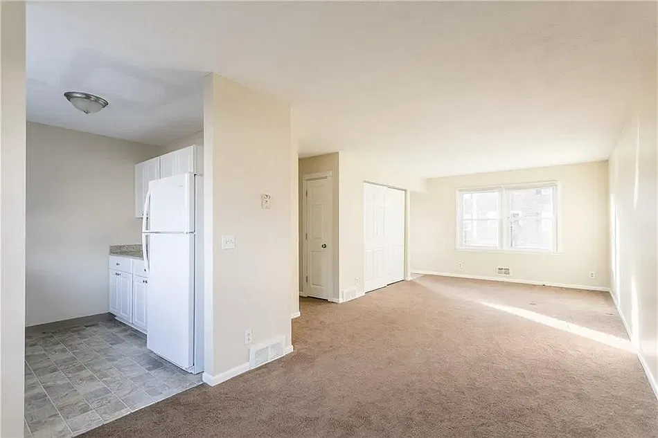 2 bed, 1.5 bath, 1000 sqft, $1,500 — Photo 3