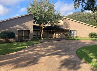 5008 Magnolia Ln, Bay City, TX 77414