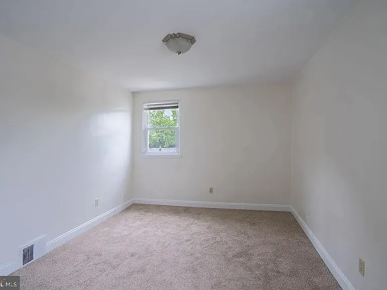 1975 Beyer Ave #1 — Photo 17