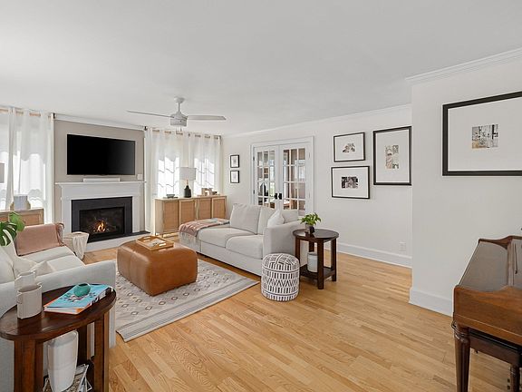 3rd image of 209 Green Mountain Drive