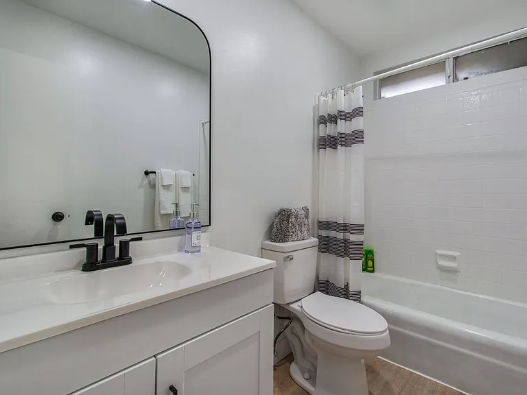 3720 S Marine St #3 — Photo 16