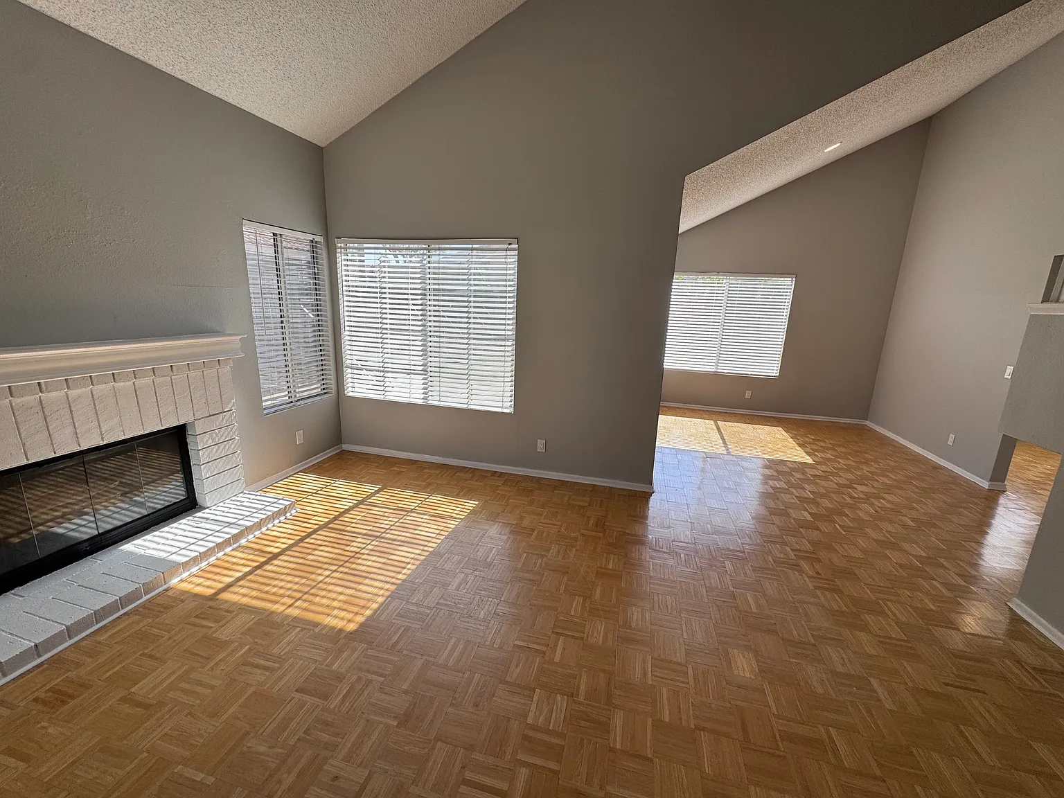 3 bed, 2.5 bath, 1600 sqft, $3,100 — Photo 3