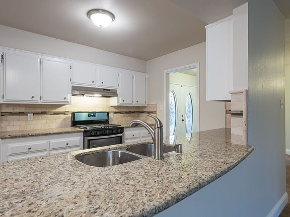 2nd image of 4552 N Warren Ave