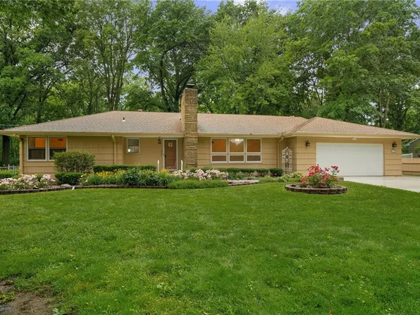 6810 Glenwood St, Overland Park, KS 66204