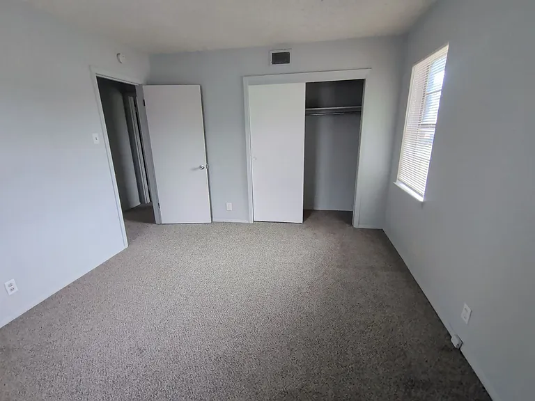 1905 Kent Dr #B — Photo 7