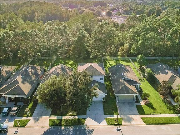 3rd image of 7925 Foxgrove Dr