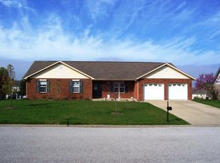 613 Meadow Lake Dr, Freeburg, IL