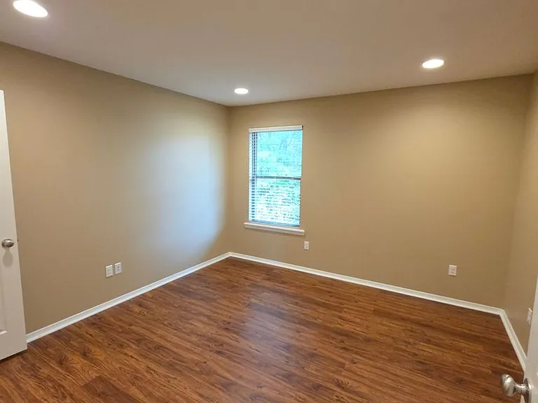 808 S Knoxville Ave — Photo 14