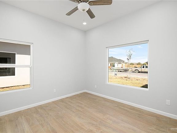 5th image of 1516 Isabella Grace St