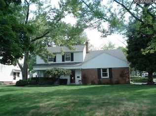 1419 Brainard Rd, Lyndhurst, OH 44124