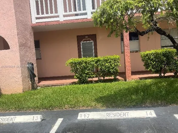 9400 Sunrise Lakes Blvd APT 105, Sunrise, FL 33322
