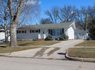 1814 16th St S, Fargo, ND 58103