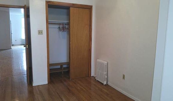2nd image of 264 Nassau Ave APT 3R