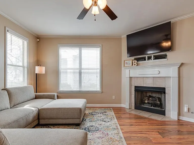 1189 Misty Isle Dr — Photo 3
