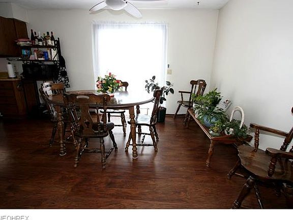 4th image of 457 Oaknoll Dr