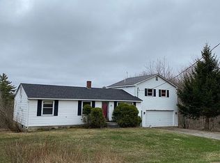 840 Hatchet Mountain Rd, Hope, ME 04847