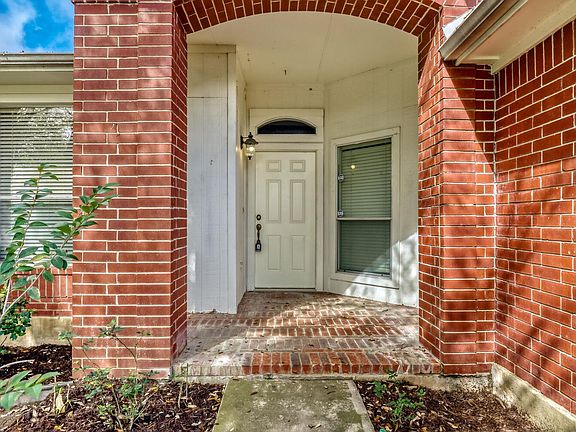 2nd image of 700 Runners Rdg