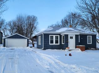 725 1st Ave SW, Sioux Center, IA 51250