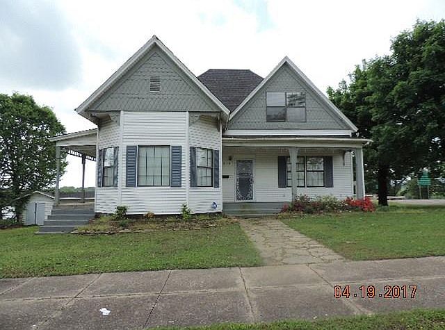 1st image of 615 W River St