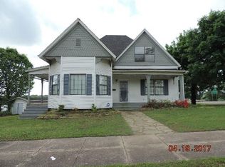 615 W River St, Ozark, AR 72949