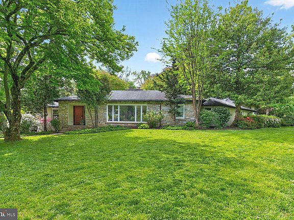 2nd image of 3439 Malbrook Dr