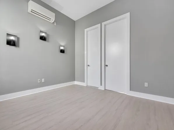 72-55 60 Lane image 17 of 28